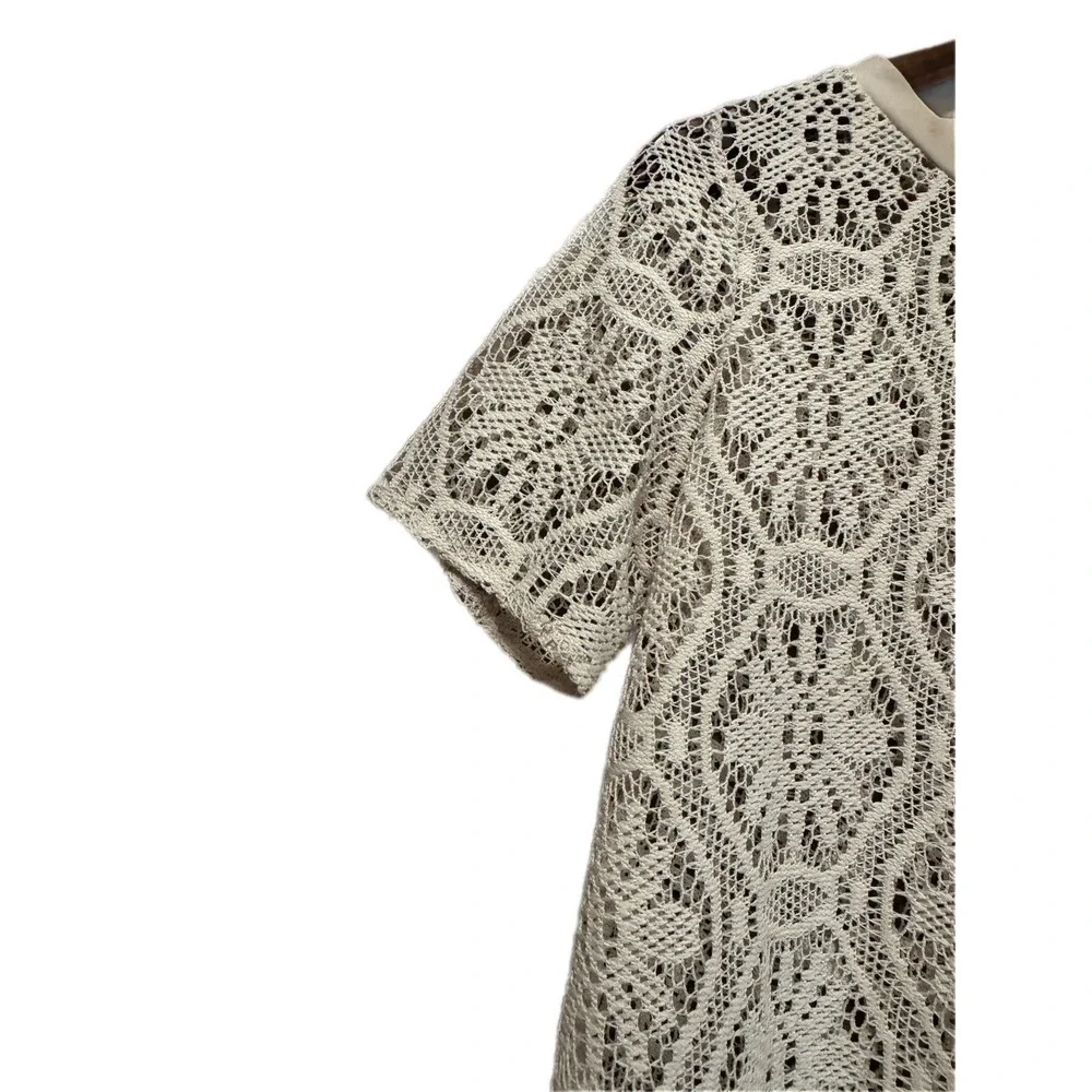 Banana Republic Lace Top Womens Small Beige Good Short Sleeve Back Zip Geometric